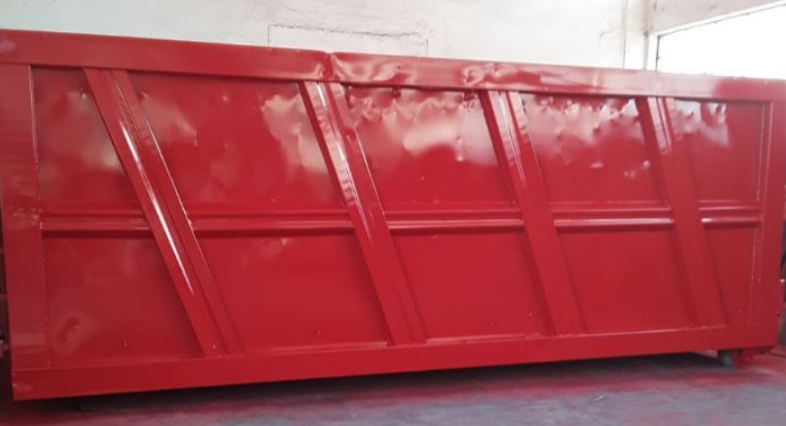 sabbiatura e verniciatura industriale per container rosso