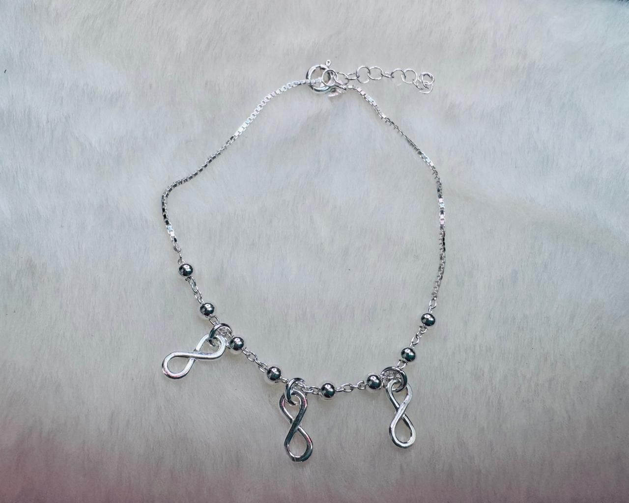 Pulsera Infinitos Con Bolitas 18 A 20Cm