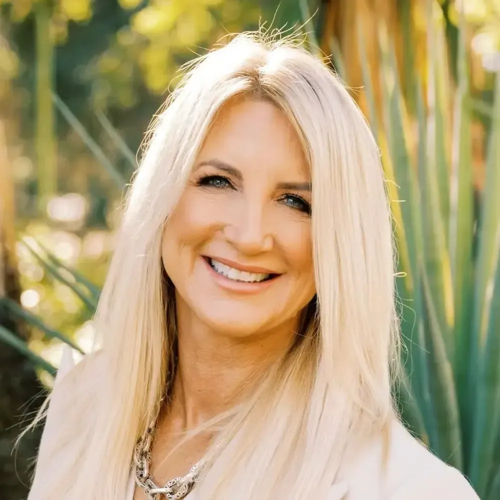 headshot of Denise Lehr