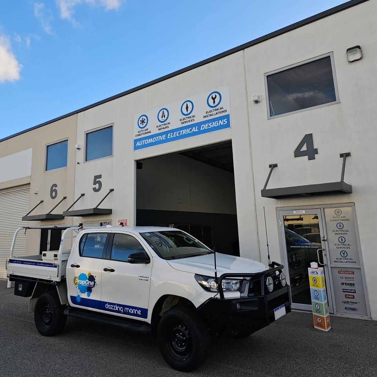 Toyota Hilux work ute with Redarc solar panels installed in the rear toolbox