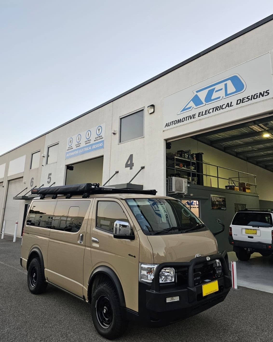 Toyota Hiace Off-Grid Touring Electrical Fit-out