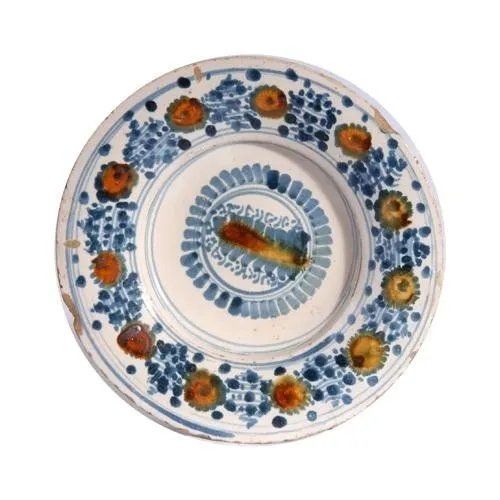 piatto in ceramica decorato