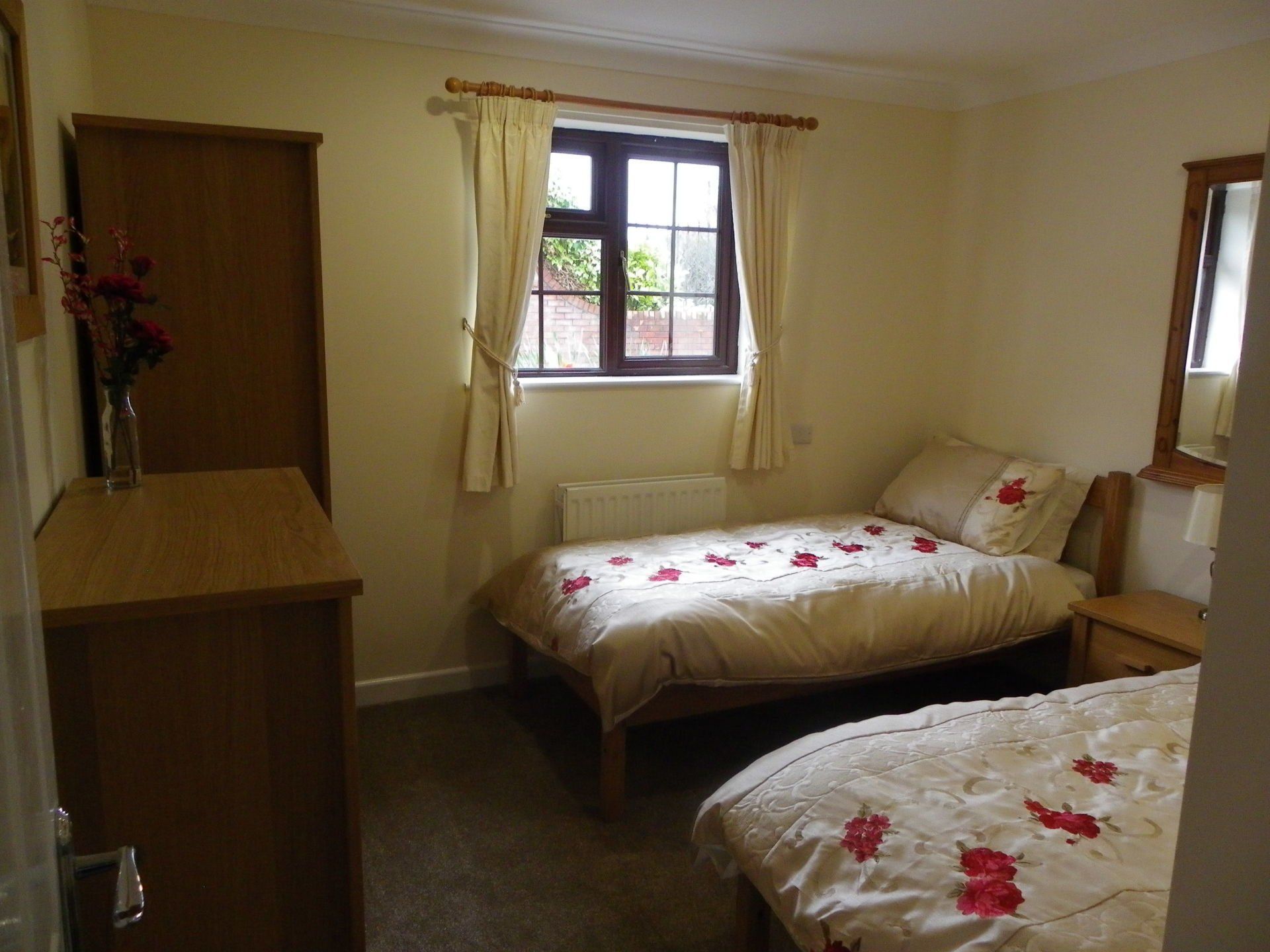 Double room in Kestrel Cottage.