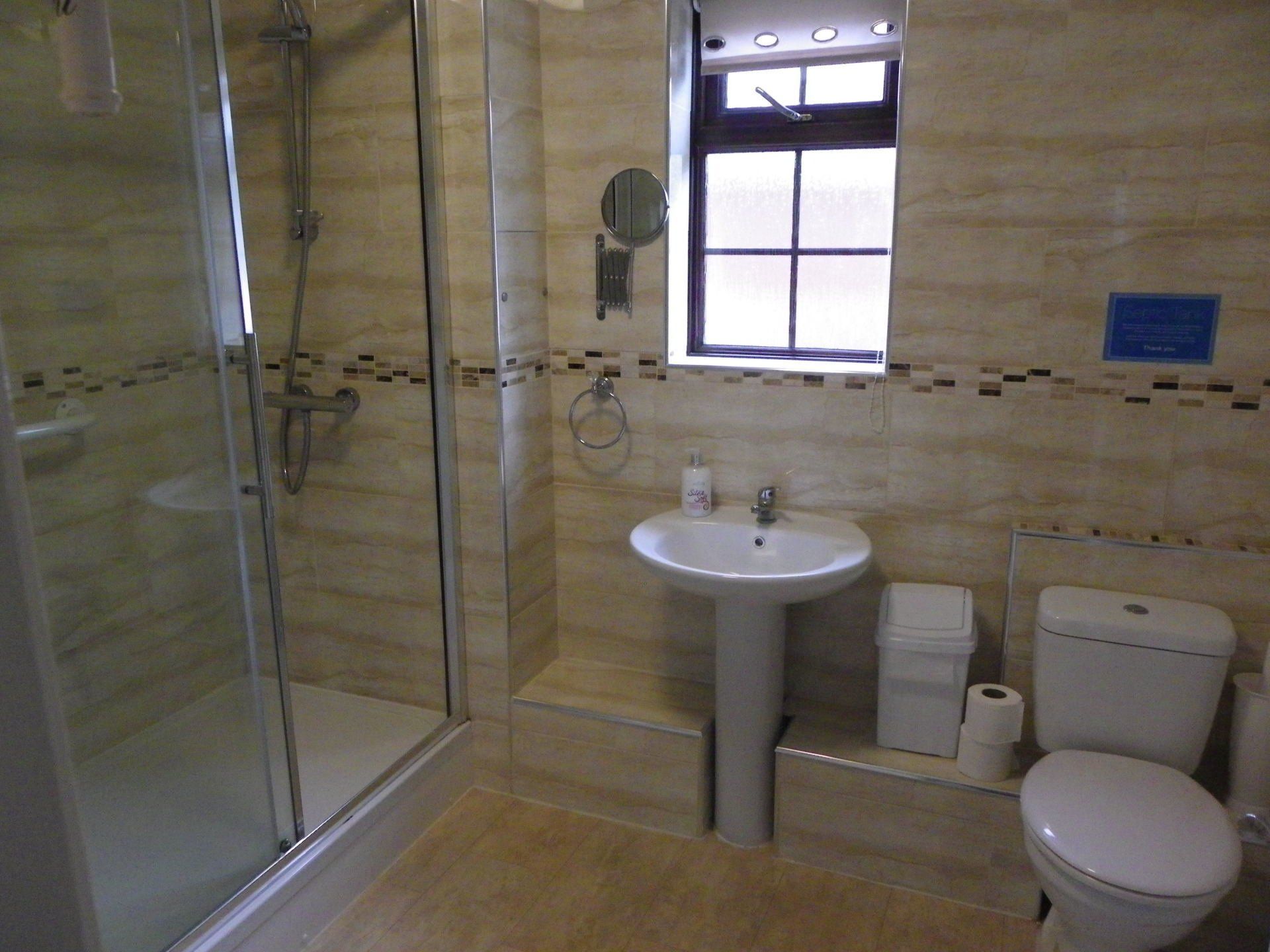 Bathroom in Kestrel Cottage.