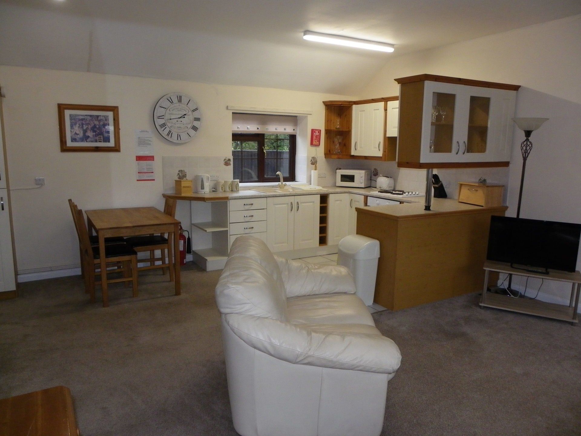 Inside open plan 2 bed holiday cottage.