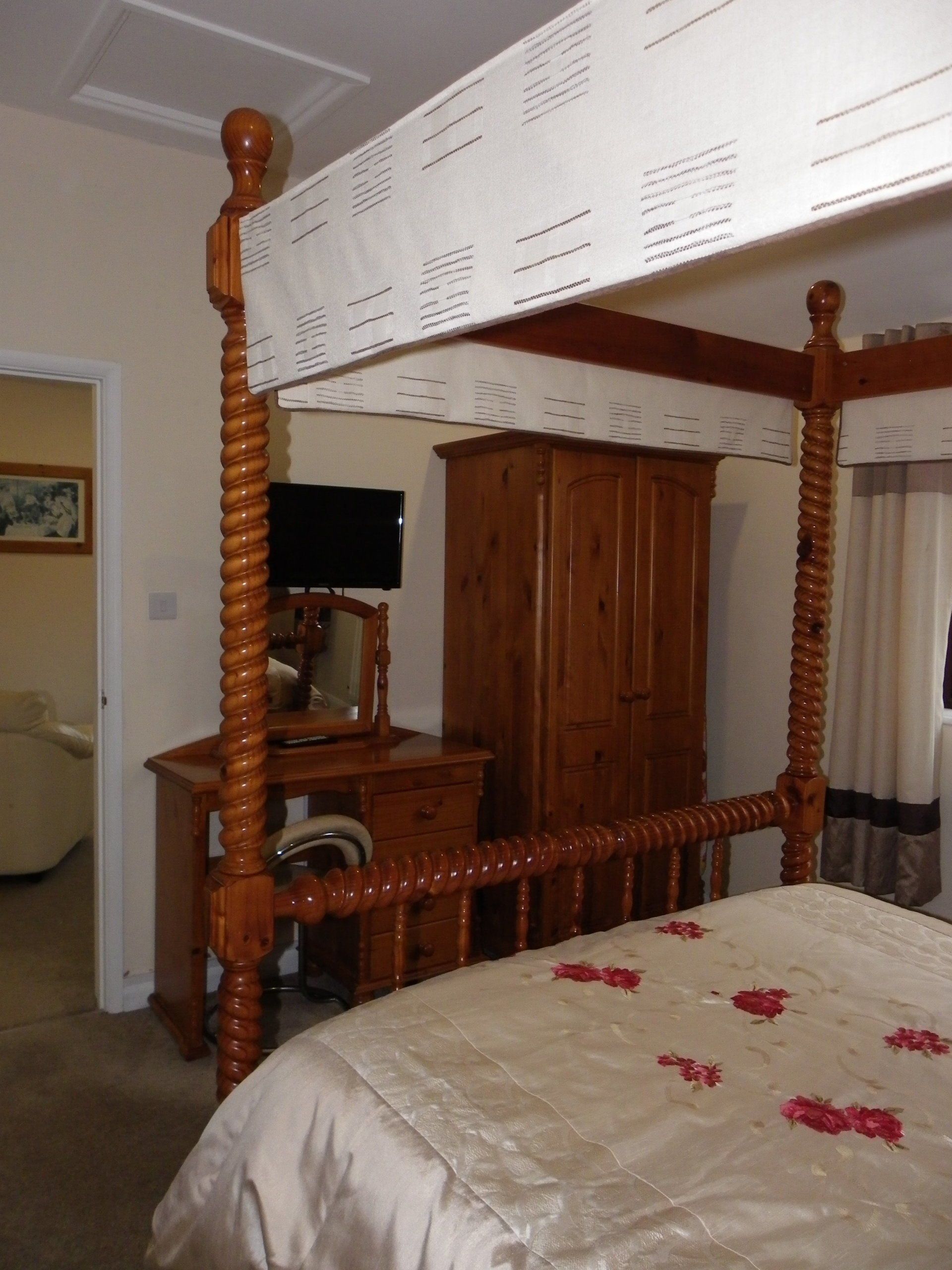 Interior of Bedroom in 2 bed Holiday cottage near Burnham-on-Sea.