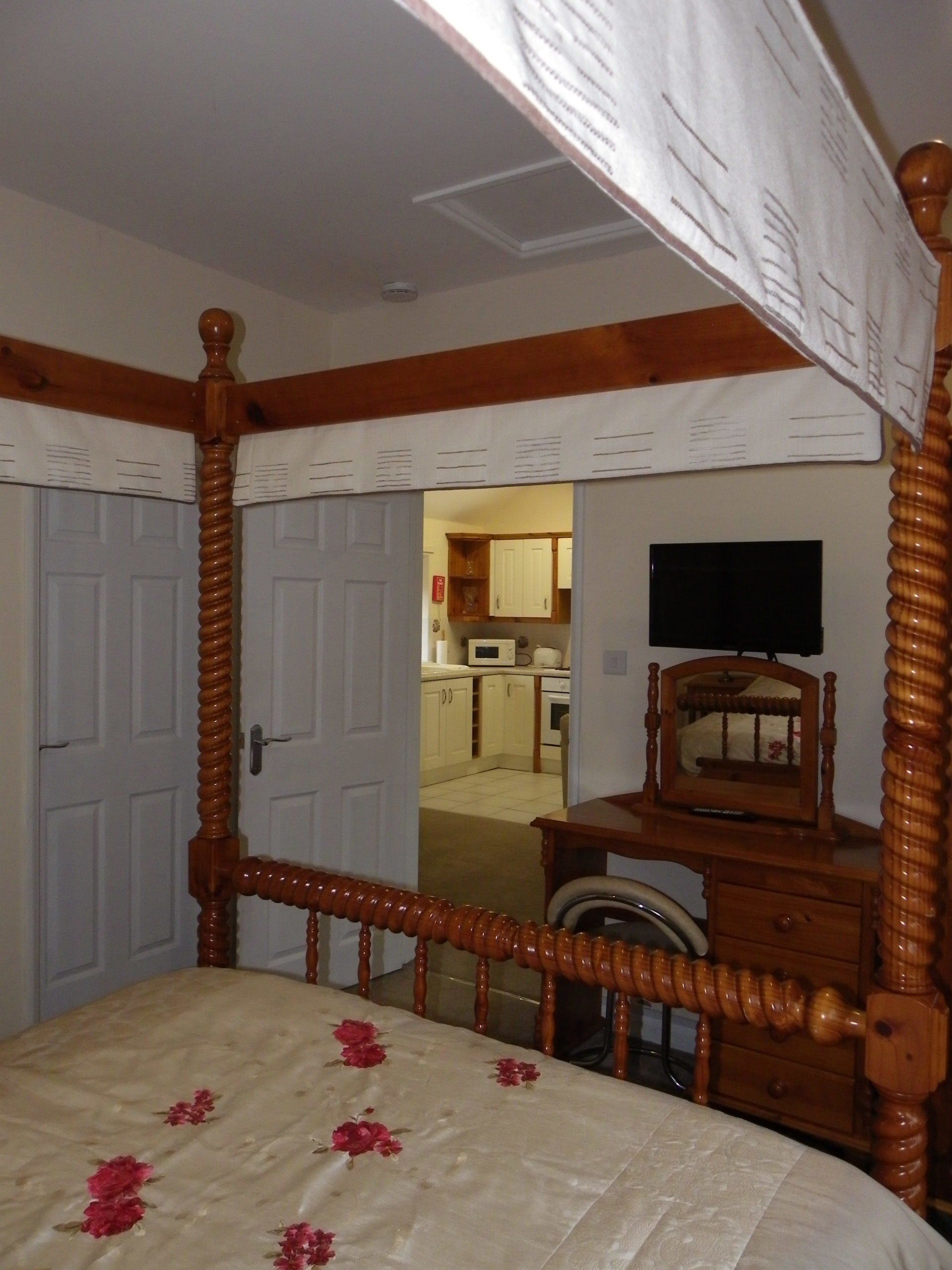 Bedroom in 2 bed Holiday cottage near Burnham-on-Sea.