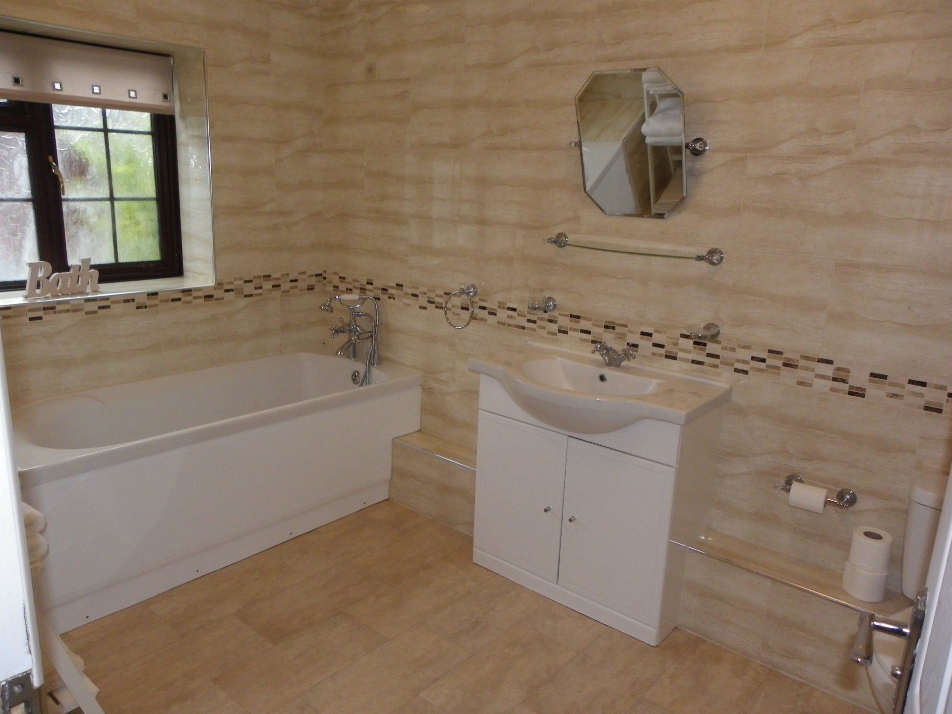 Bathroom inside 2 bedroom holiday cottage.