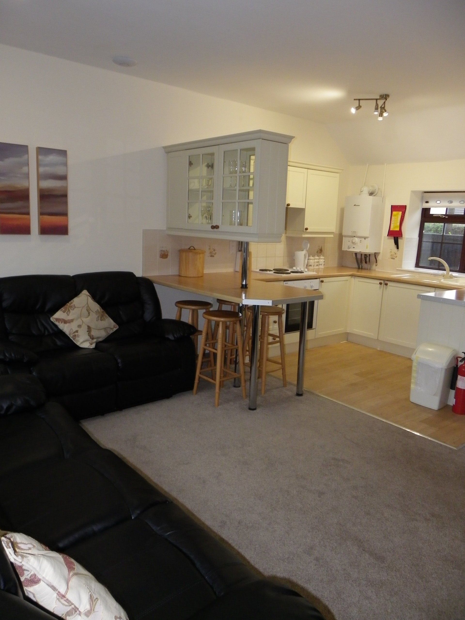 Open plan Woodpecker holiday cottage near Burnham-on-Sea.