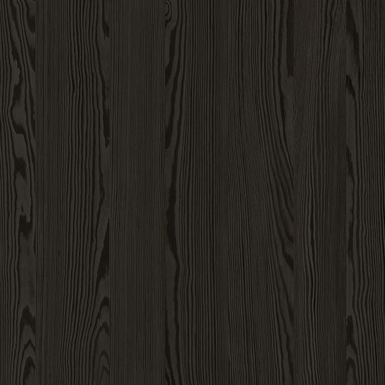 Et nærbillede af en sort trækornstekstur.