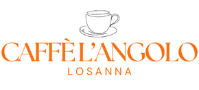 Logo per il Caffè L'Angolo di Losanna, con la grafica di una tazzina da caffè in nero sopra il testo arancione.