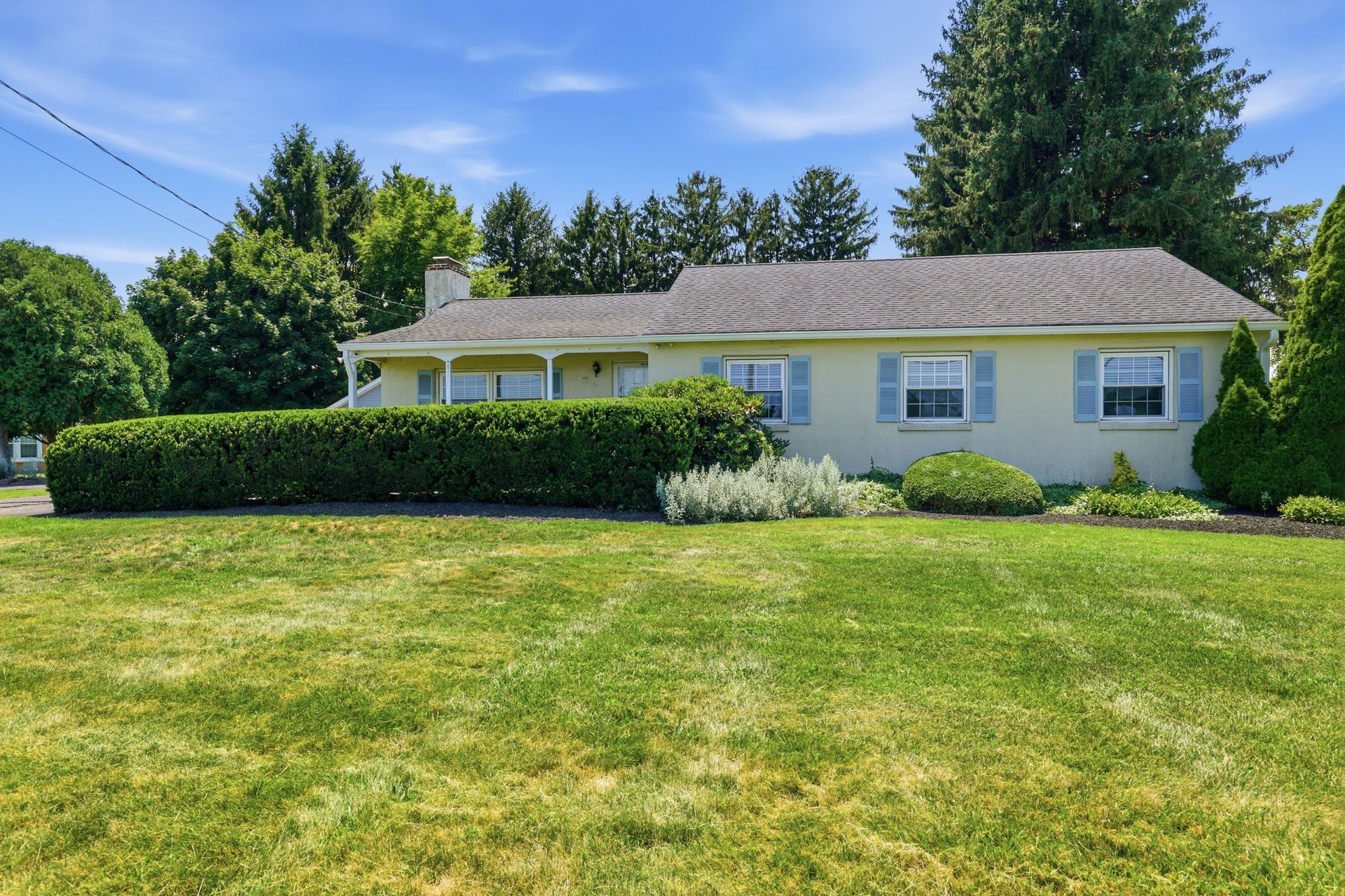 830 Almshouse Rd, Warminster PA 18974