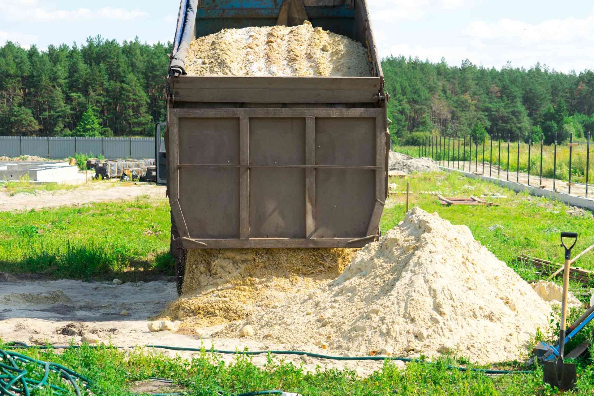 Material And Gravel Delivery Services — Sun Bright, TN — Noah’s Earth LLC Material And Gravel Delivery Services — Sun Bright, TN — Noah’s Earth LLC