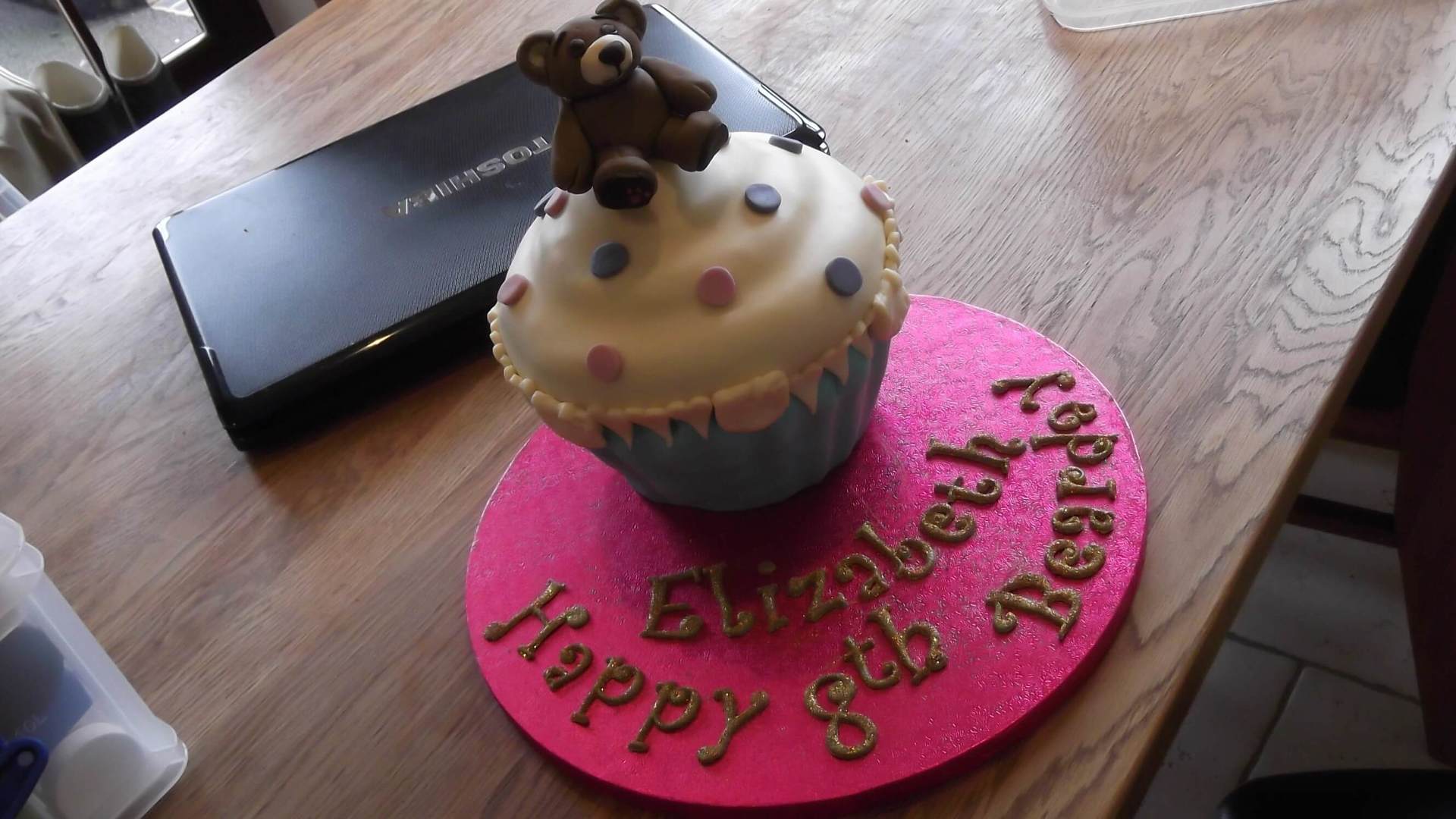 bear cupcake birthday cake