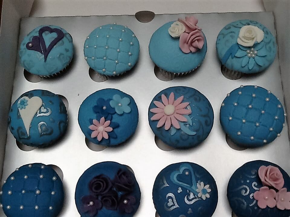 blue cupcakes