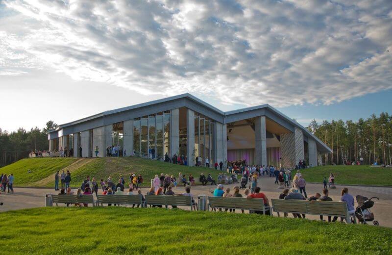 Open-air stage in Roja | MODUS-R