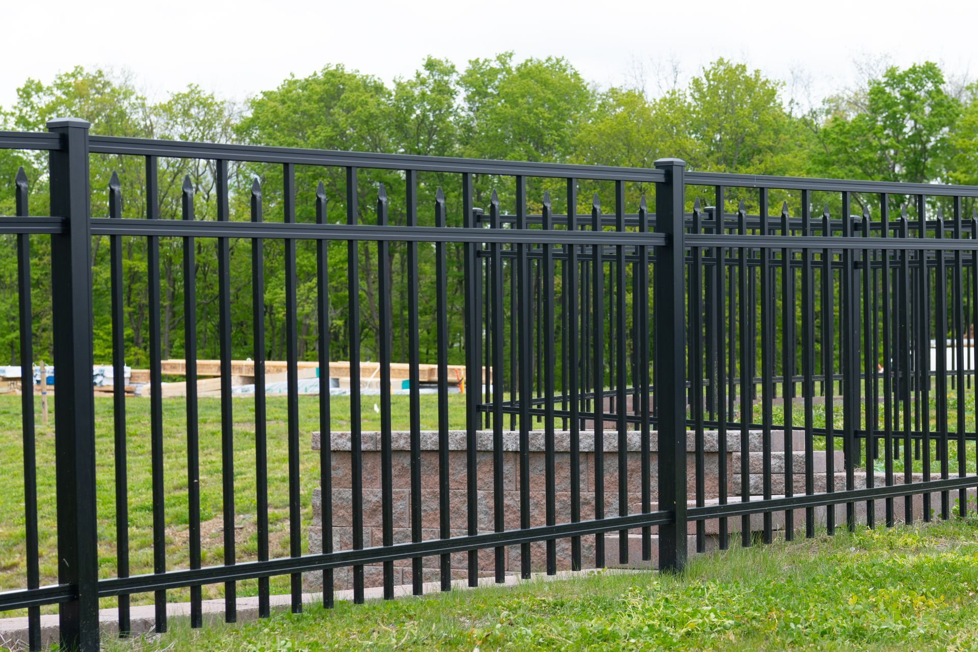 Aluminum & Ornamental Fence