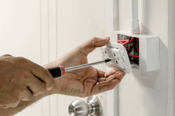 how to install an electrical outlet, outlet replacement, outlet wiring, 240 outlet, power, plug type