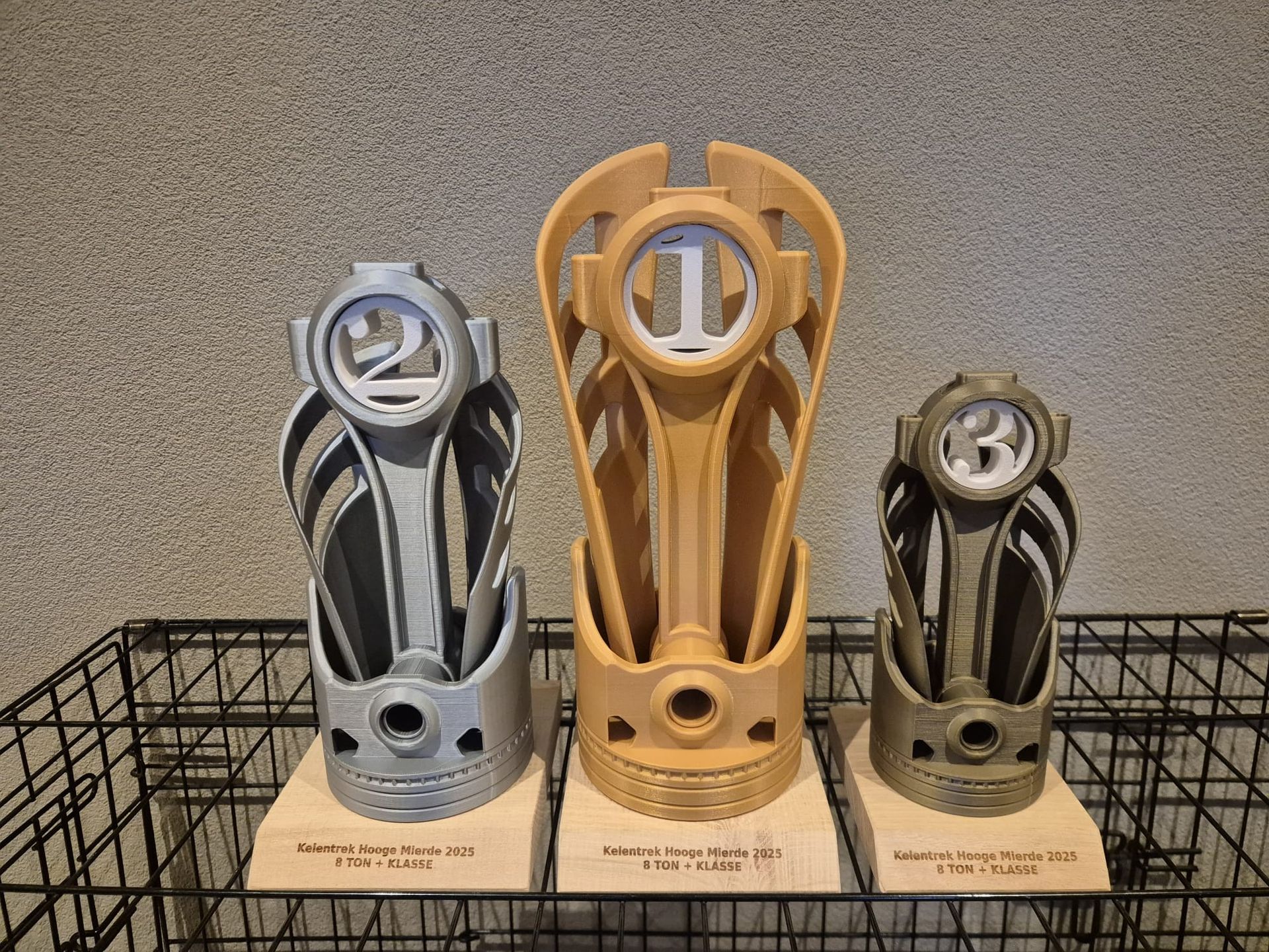 Prijsbokaal Keientrek – CustomCube