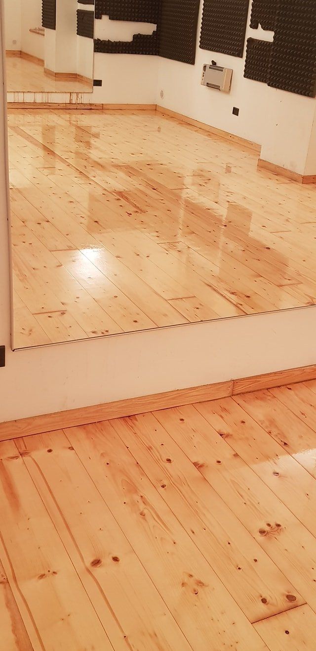 interventi su misura per il restauro di mobili Milano