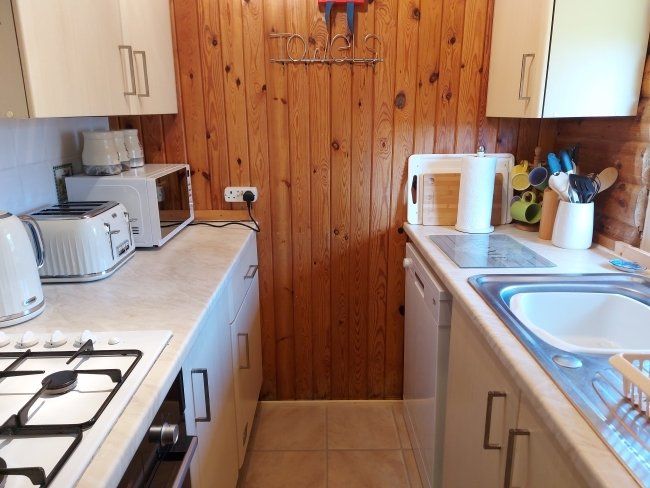 Kestrel Lodge Kitchen with Dishwasher, Bosch Oven, hob and all accoutrements