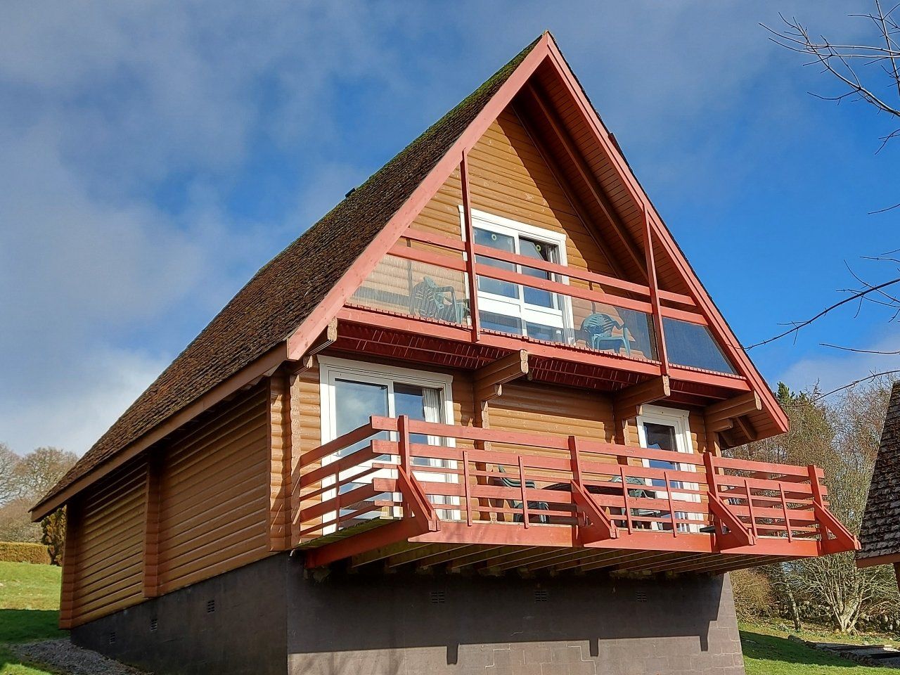 Scandinavian-style Kestrel Lodge holiday accommodation