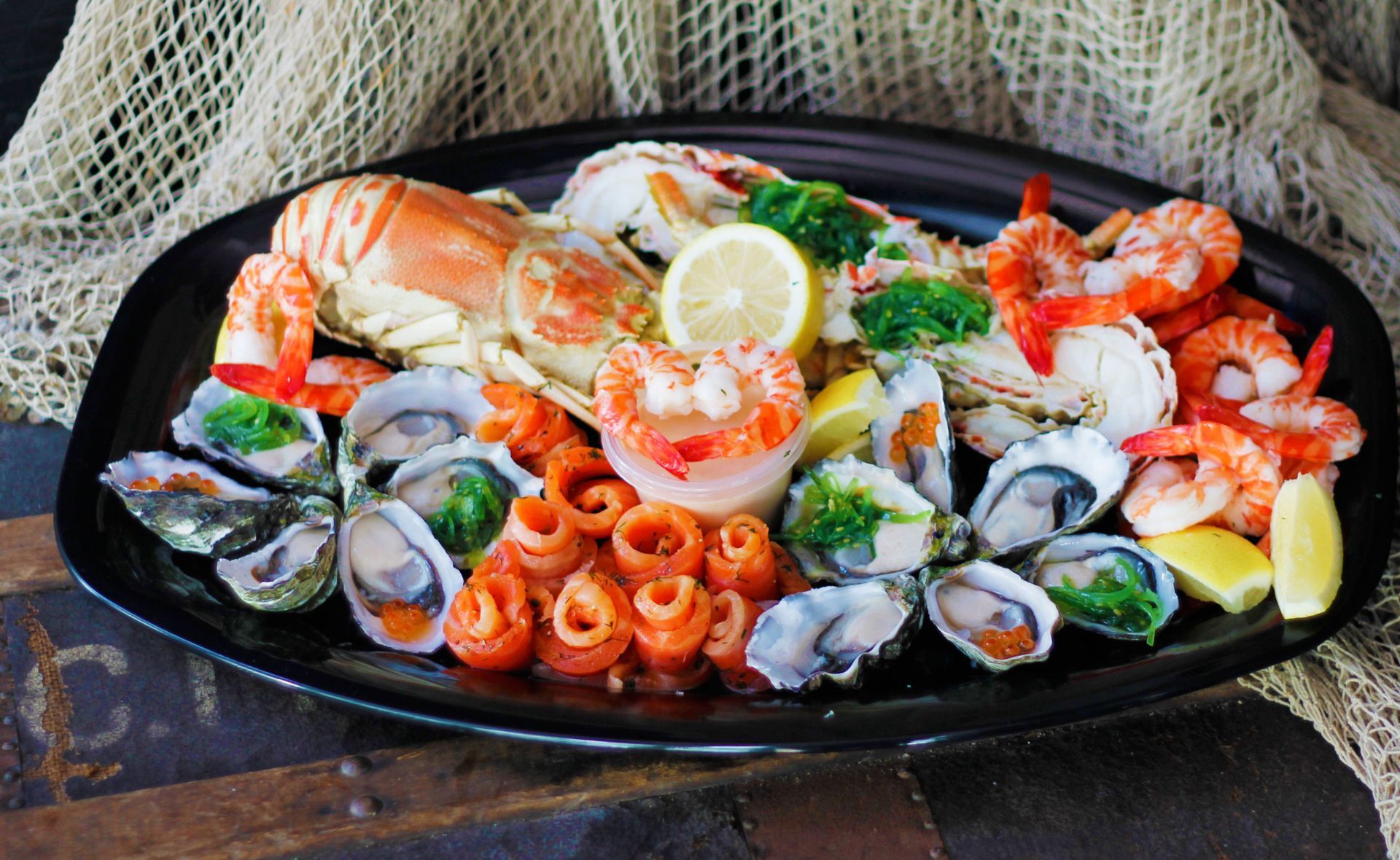 Waves Seafood Pizza