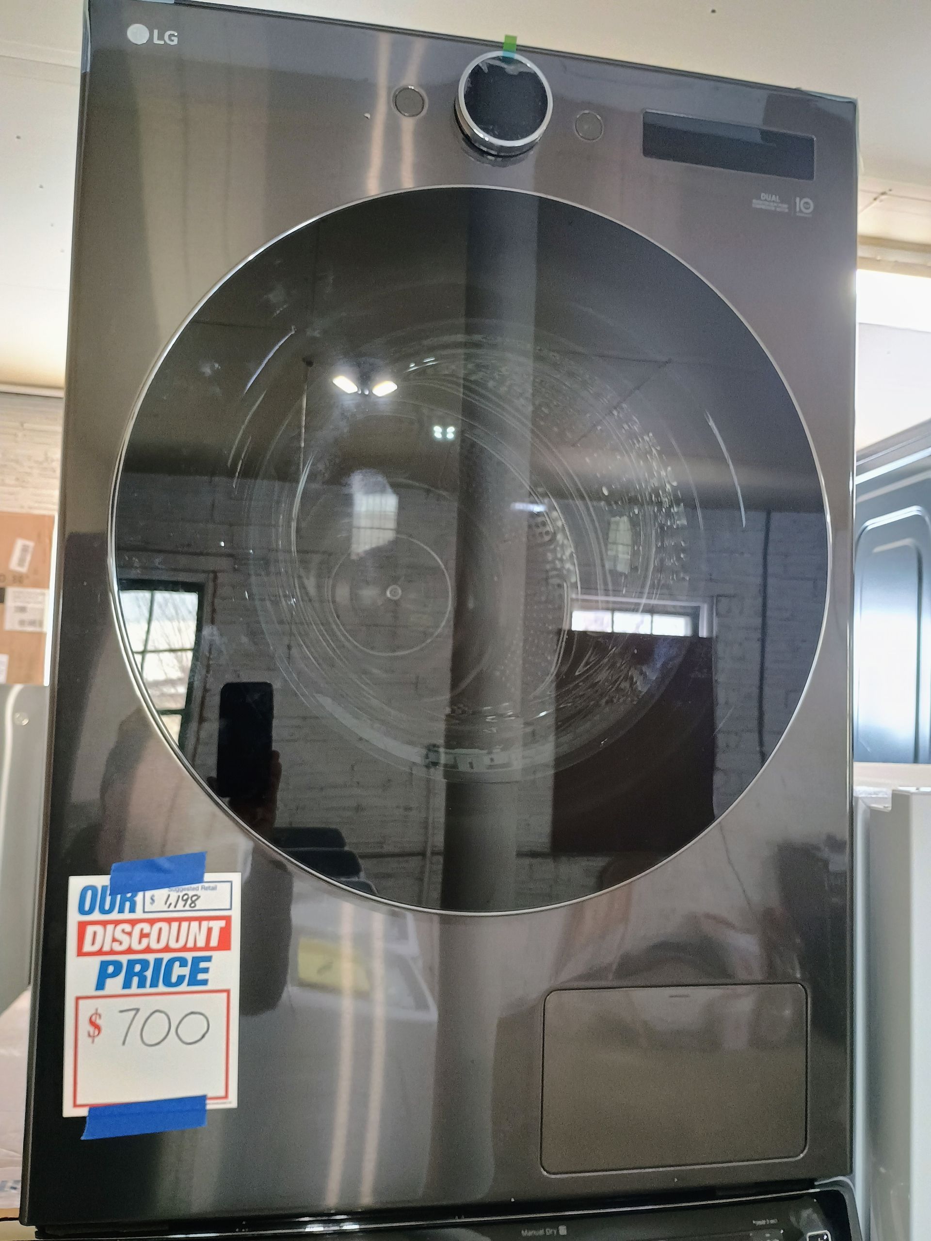 An lg washer and dryer with a discount price of $ 700