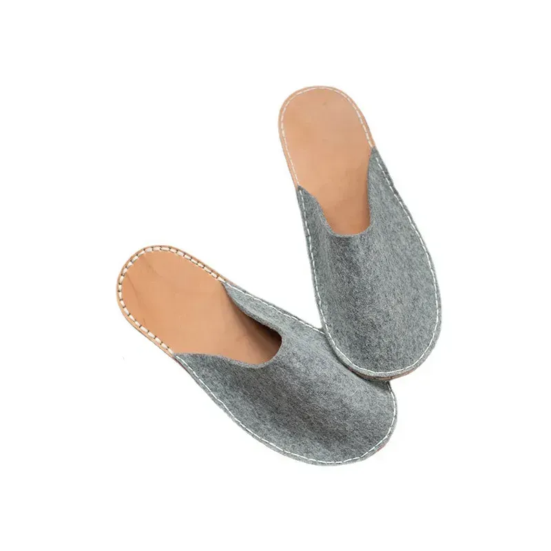 FELT SLIPPERS