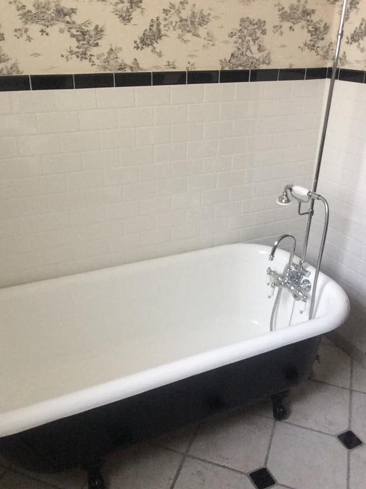 Bathtub in the Bathroom — Mandeville, LA — Premier Refinishing