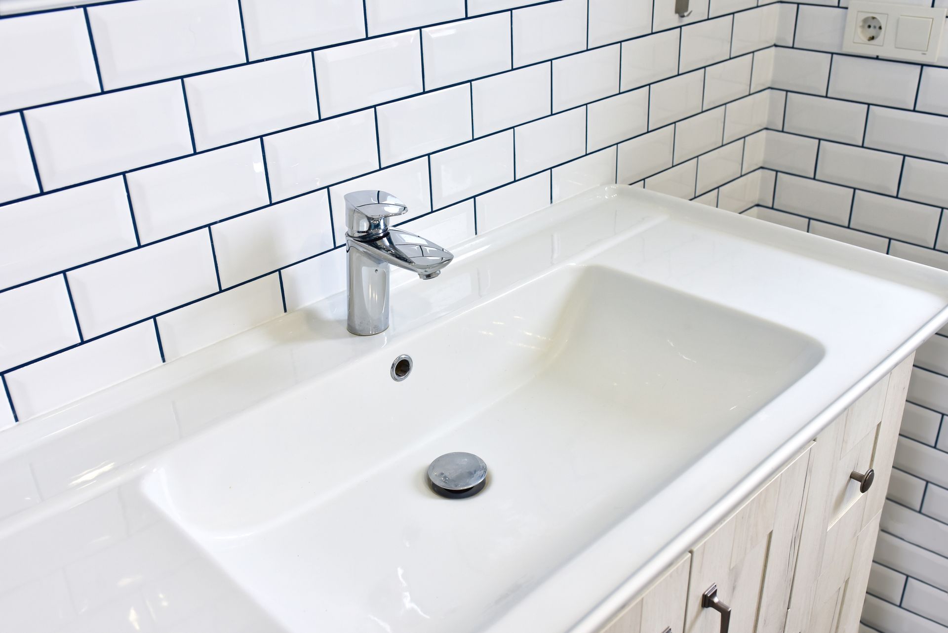 New White Sink — Mandeville, LA — Premier Refinishing
