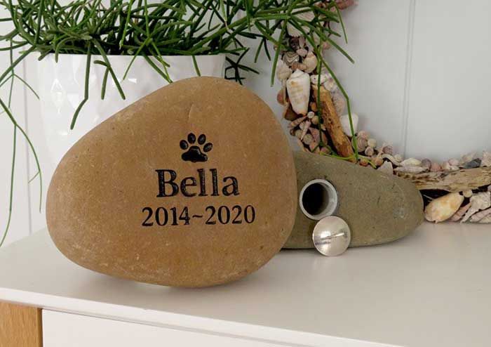 Tumbled Riverstone plus receptacle