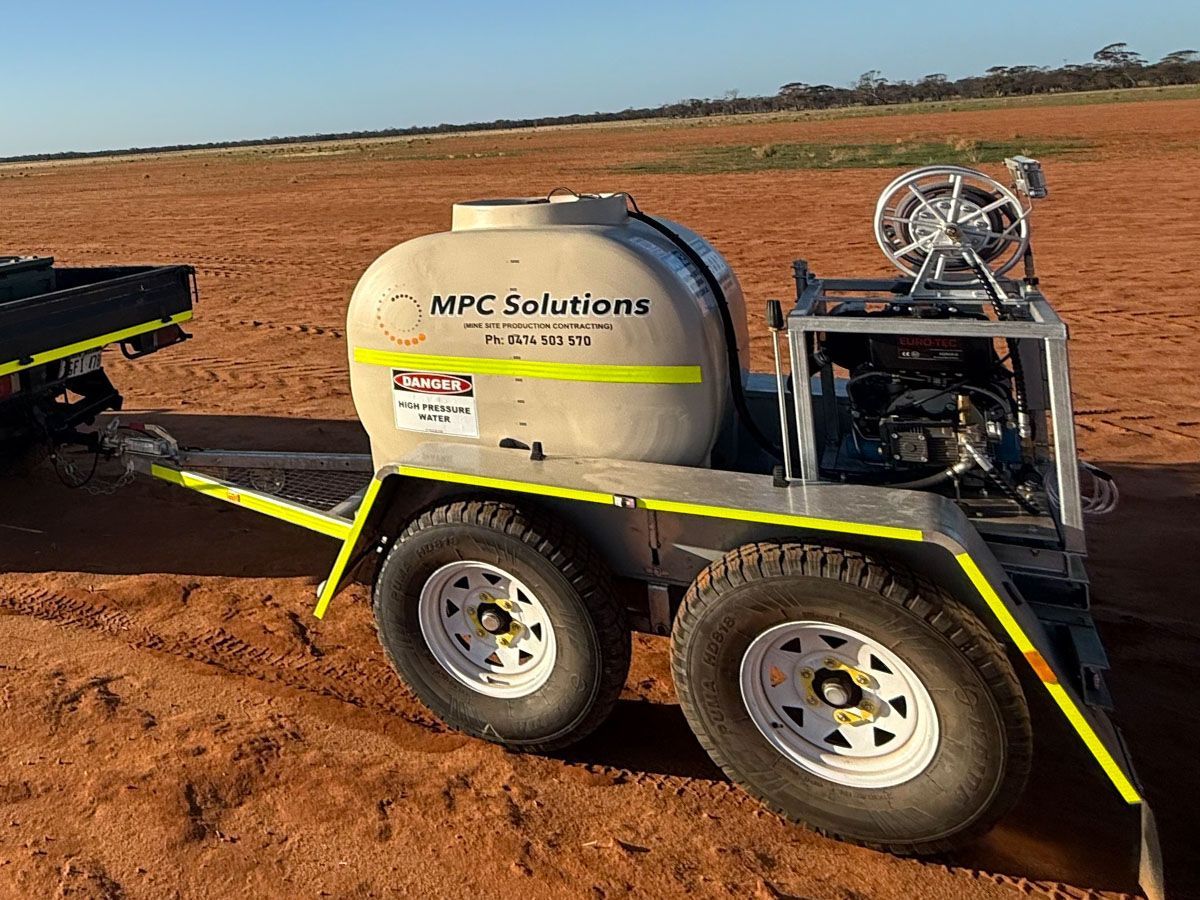 Kanga mini loader hire