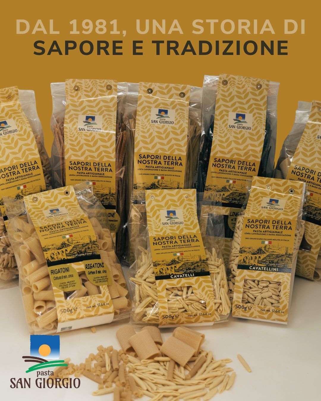 Bags of pasta arranged, the logo of "Pasta San Giorgio" with text "Dal 1981, Una storia di sapore e tradizione".