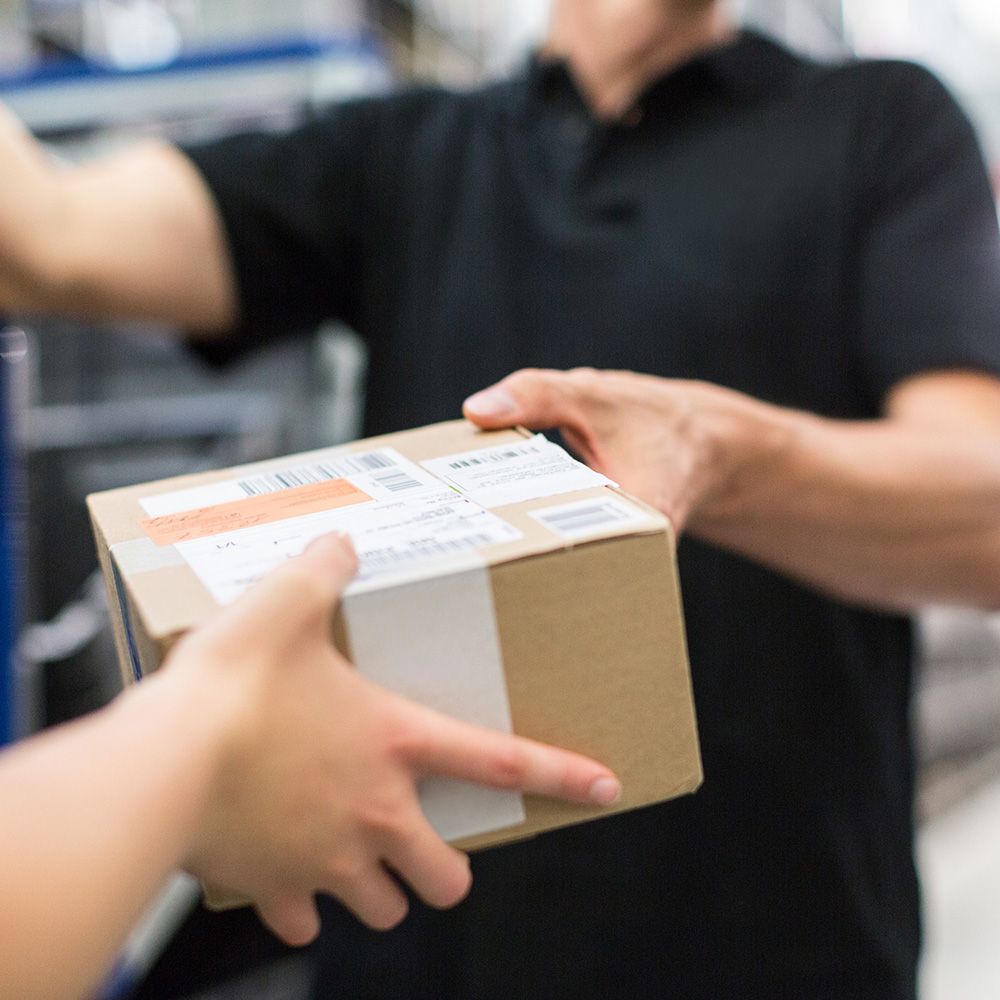 paquetería y mensajería