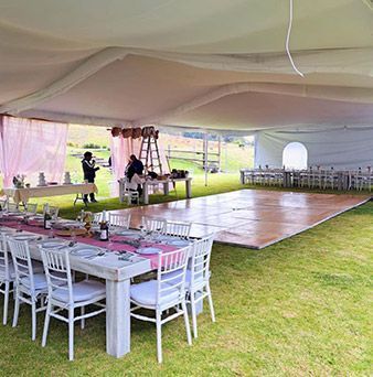 RENTA DE SILLAS Y MESAS PARA EVENTOS DOS DOS