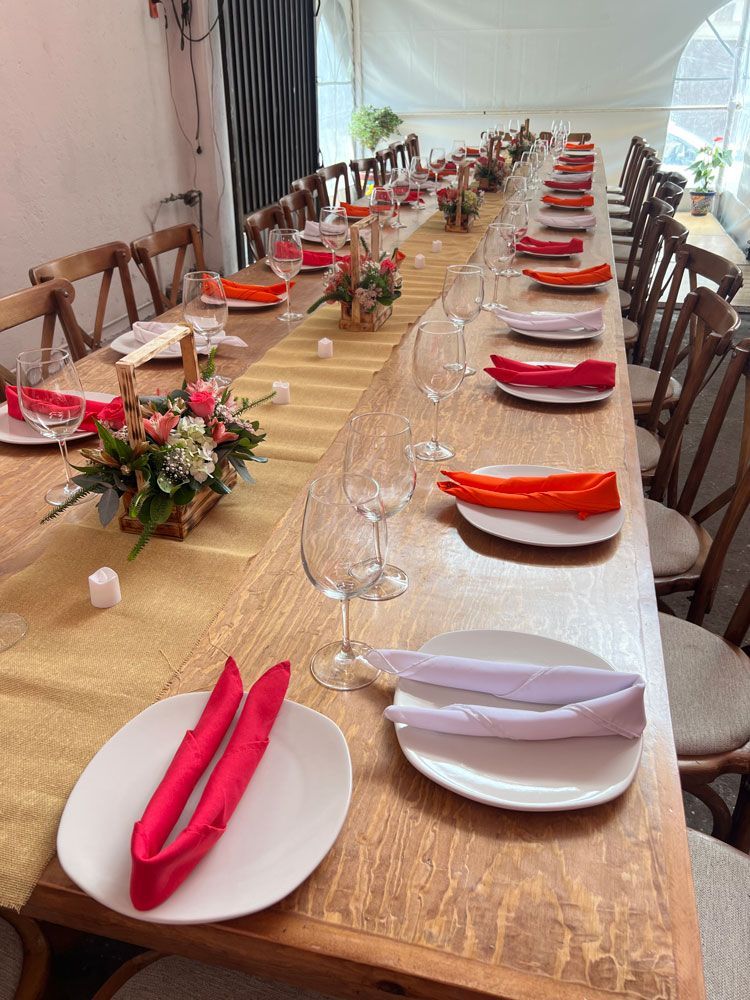 RENTA DE SILLAS Y MESAS PARA EVENTOS DOS DOS