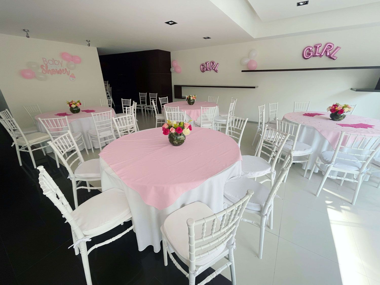 RENTA DE SILLAS Y MESAS PARA EVENTOS DOS DOS