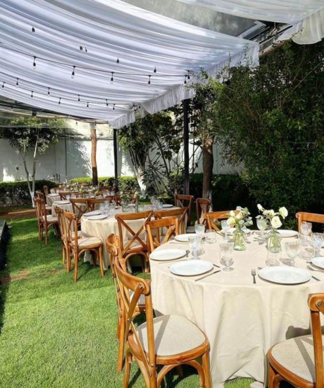 RENTA DE SILLAS Y MESAS PARA EVENTOS DOS DOS