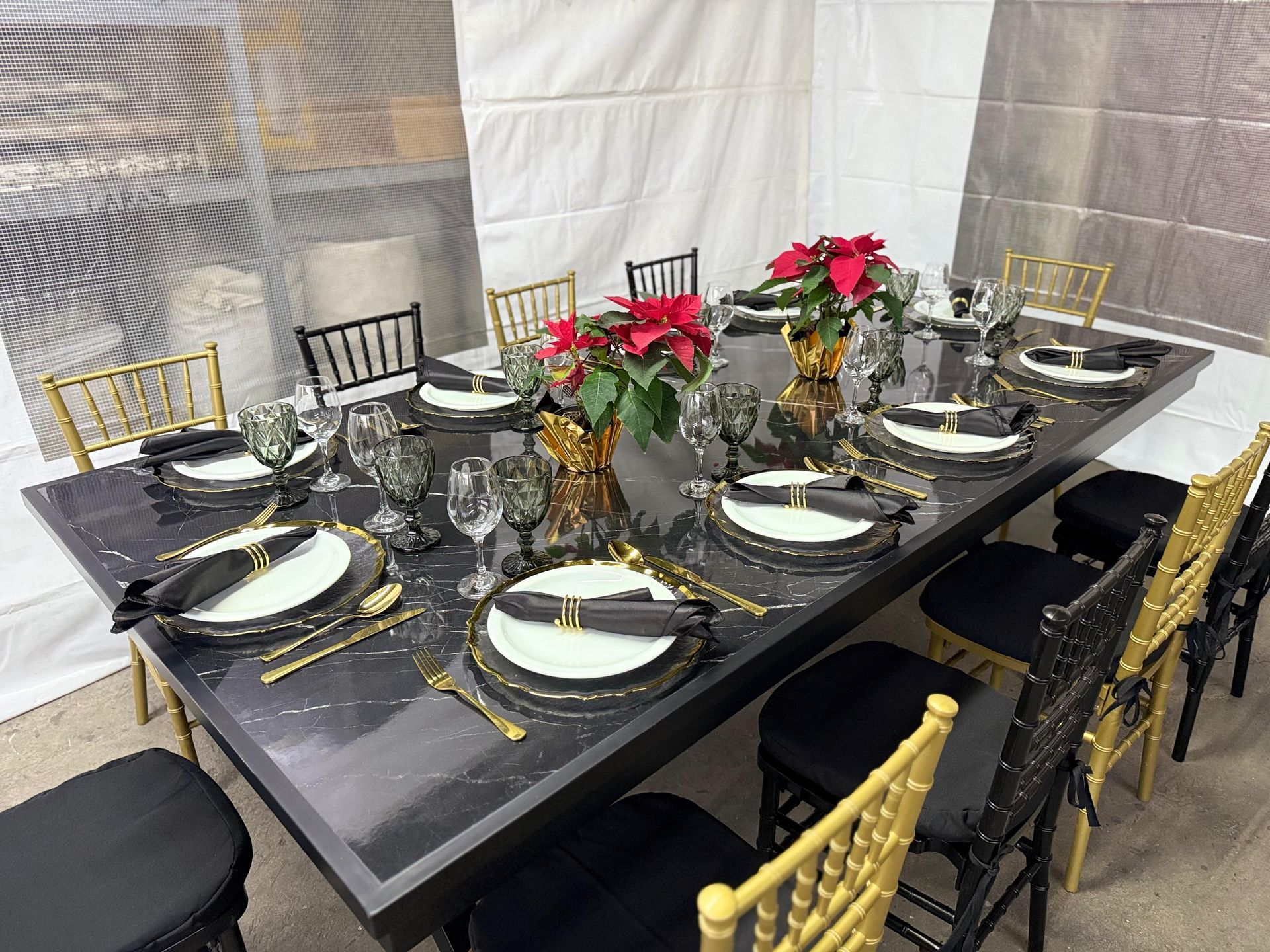 RENTA DE SILLAS Y MESAS PARA EVENTOS DOS DOS