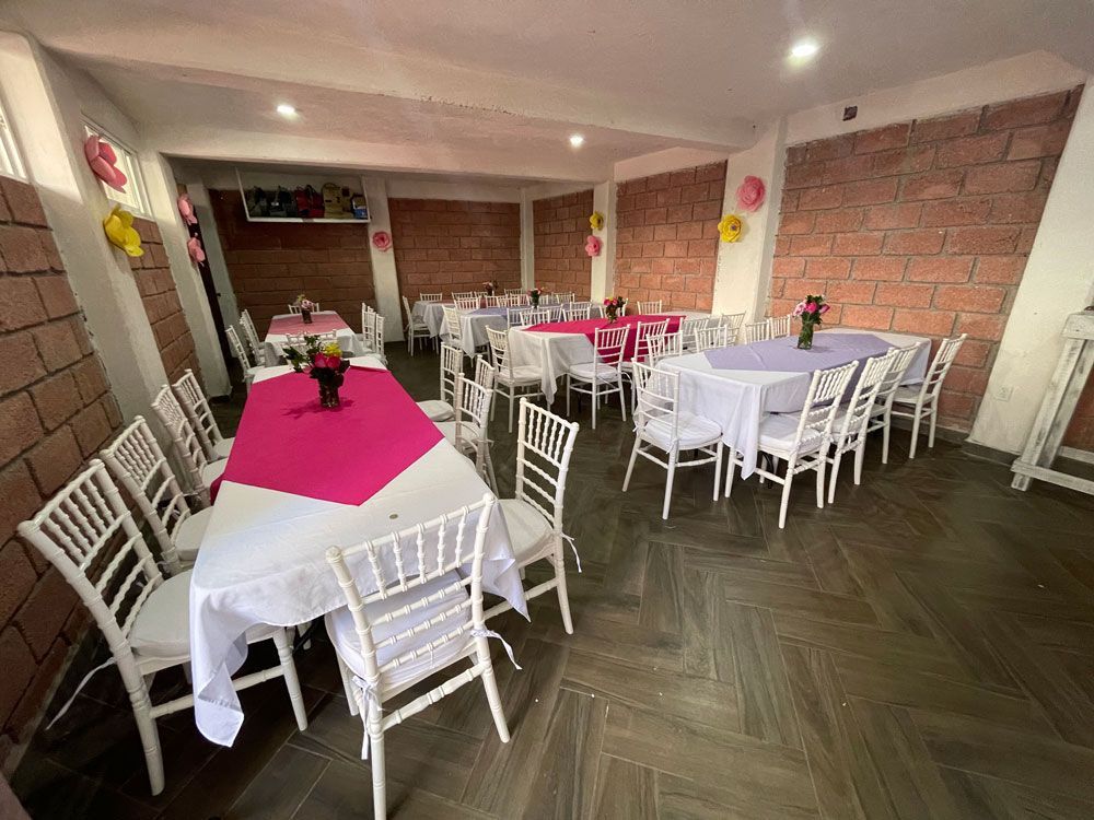 RENTA DE SILLAS Y MESAS PARA EVENTOS DOS DOS