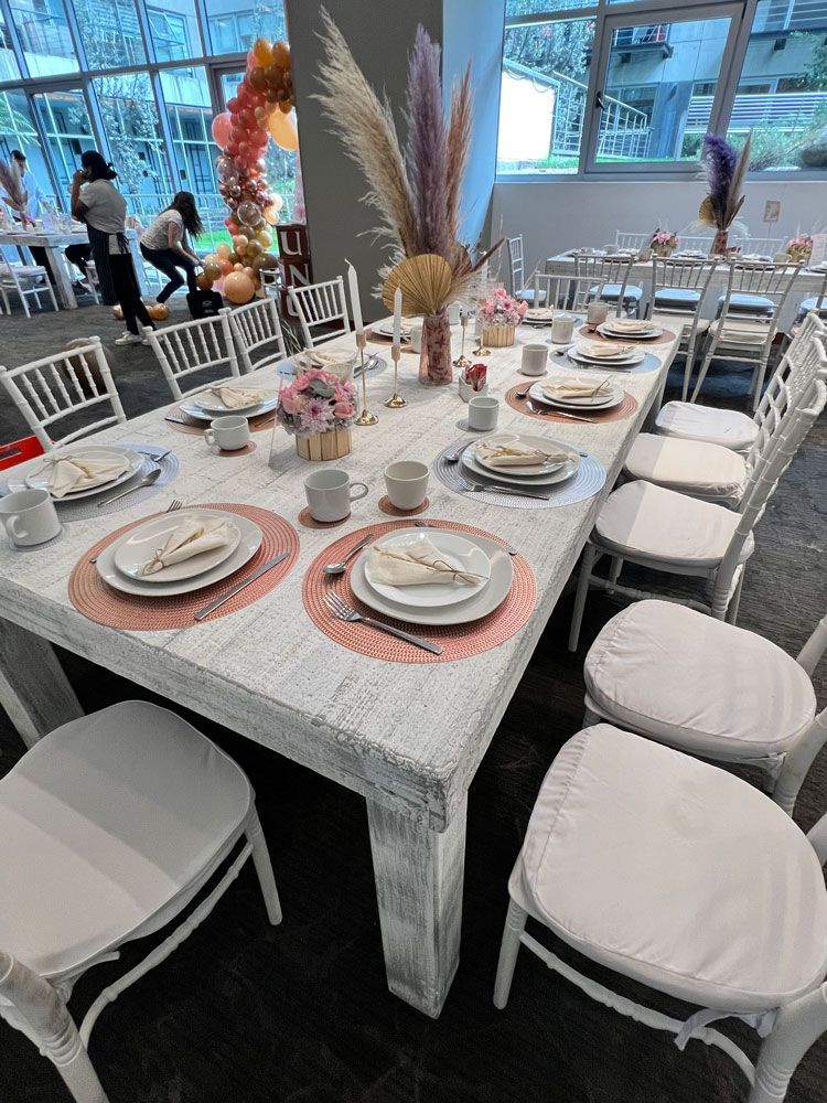 RENTA DE SILLAS Y MESAS PARA EVENTOS DOS DOS