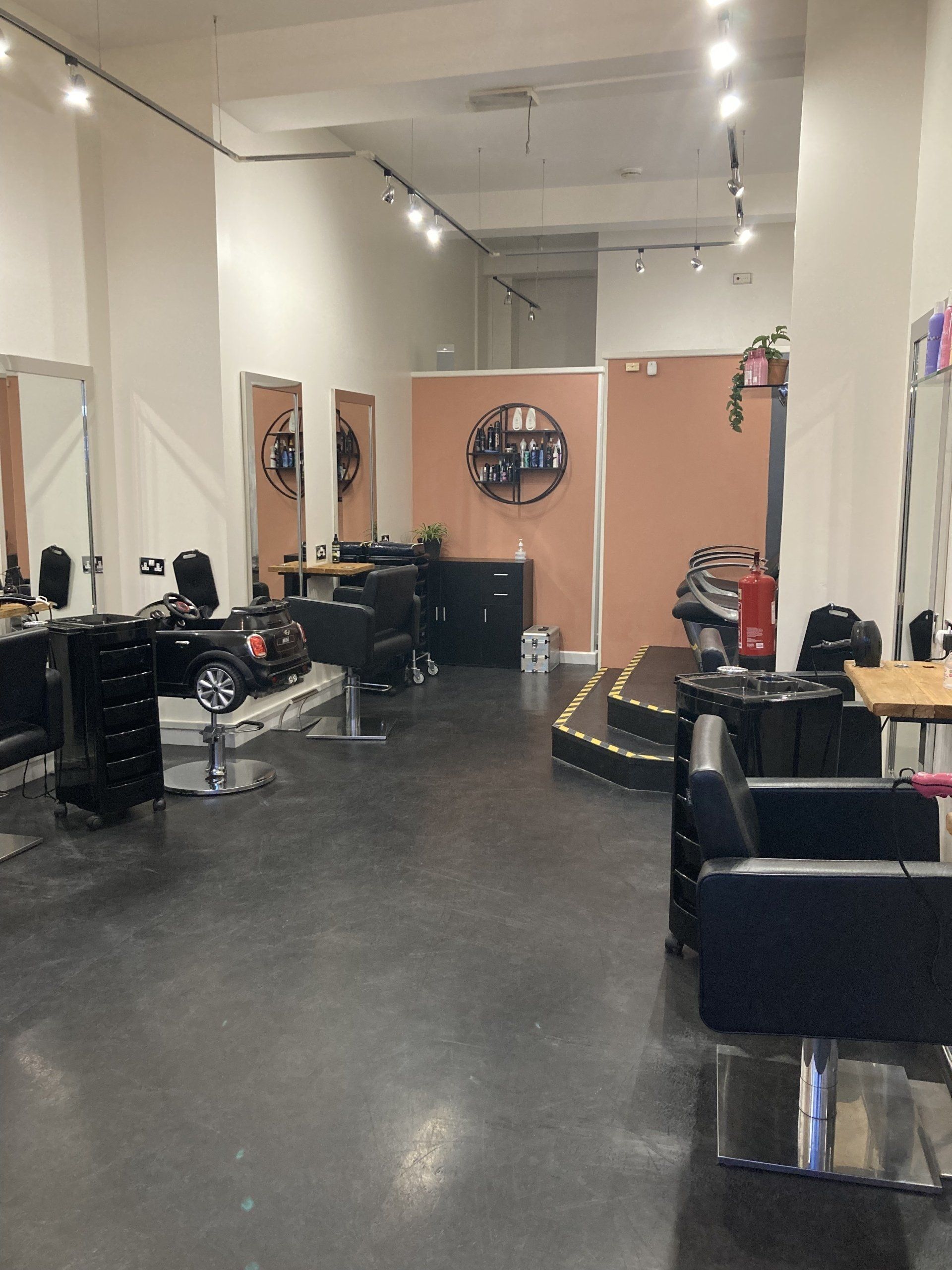 Cutabove hair salon in Saltash