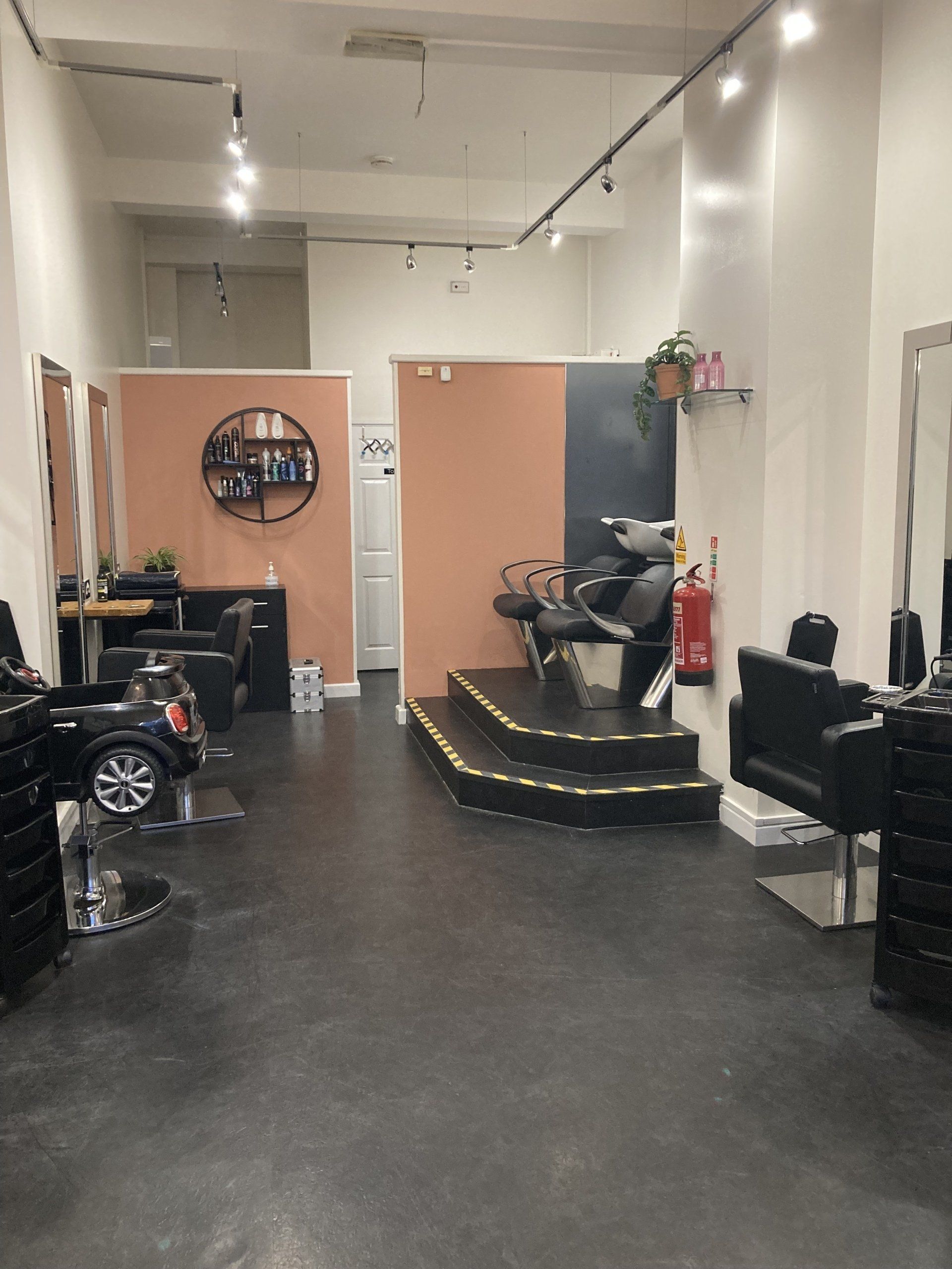 Cutabove hair salon in Saltash