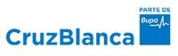El logo de cruzblanca es azul y blanco y tiene un latido de corazón.