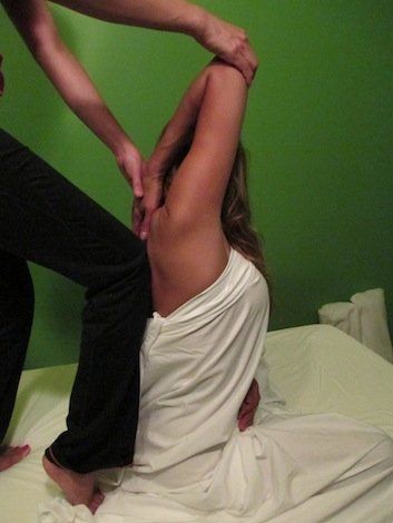 deep upper and mid back stretch