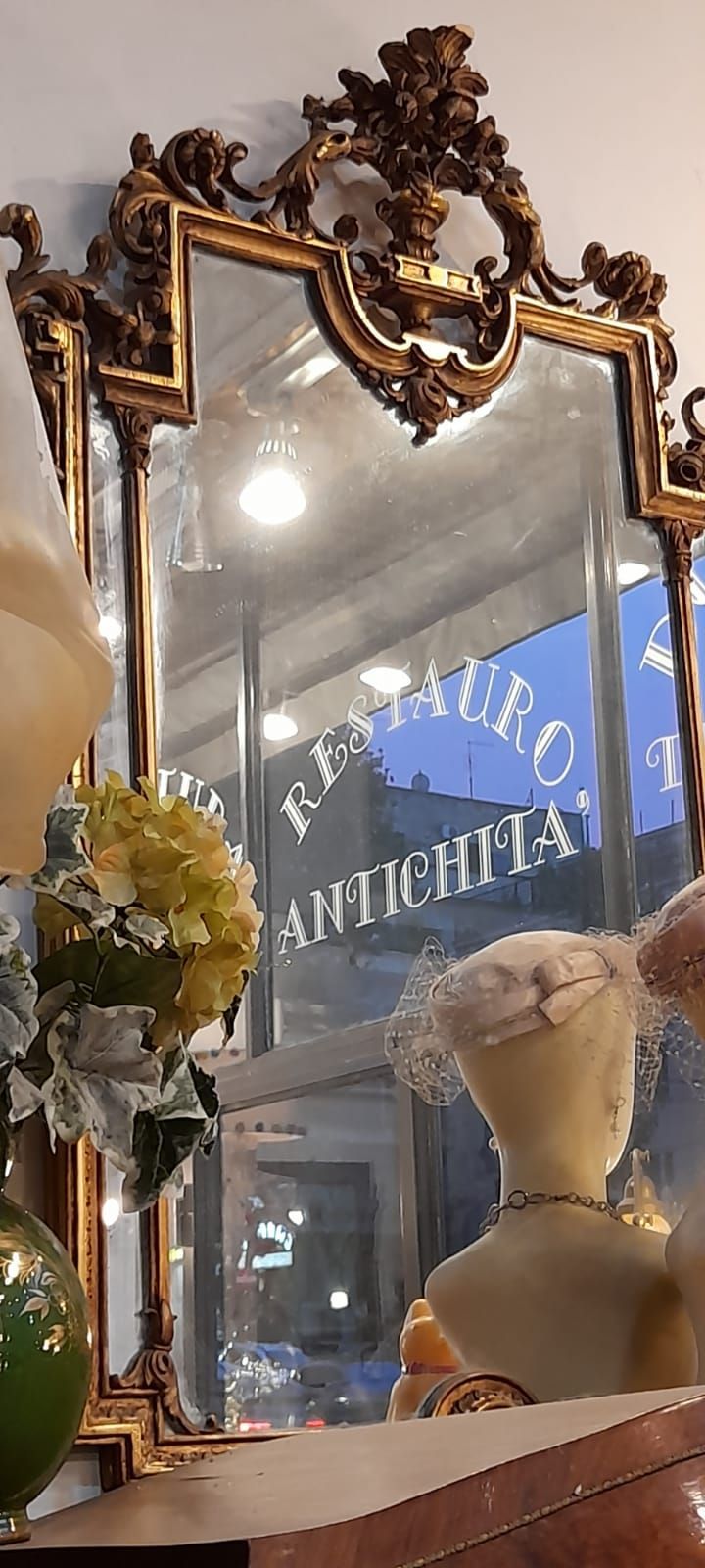 mobili e complementi d'arredo