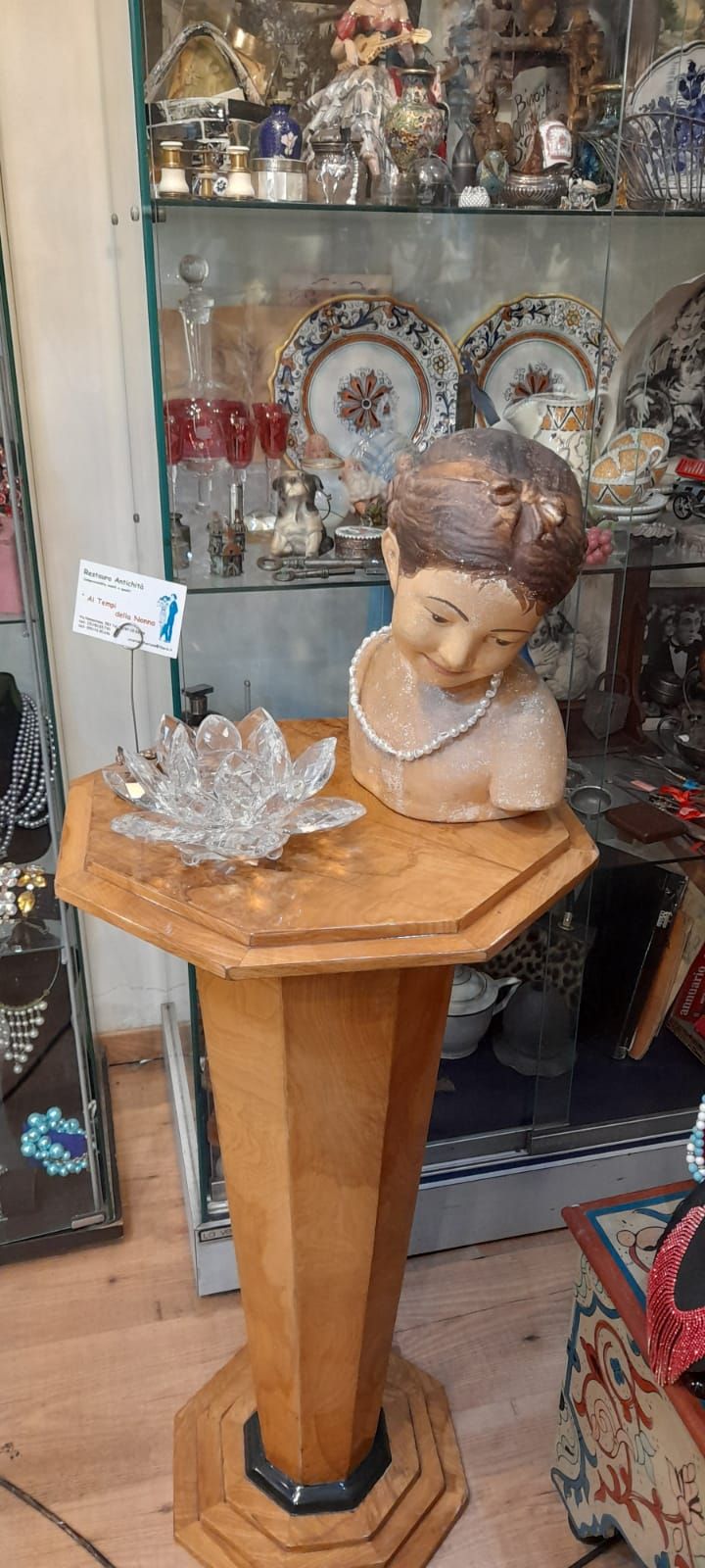 mobili e complementi d'arredo