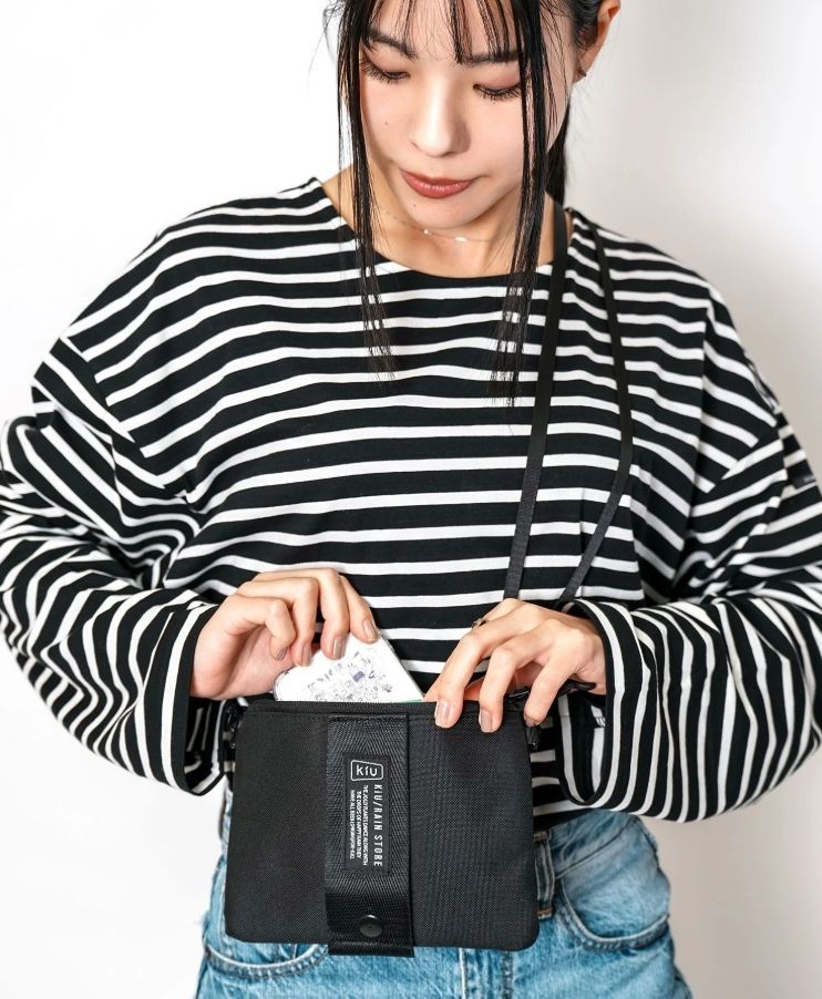 日本戶外品牌 KIU平面隨身包