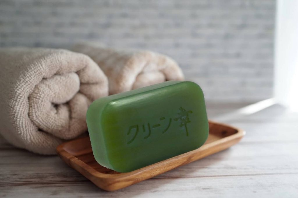 (預購)日本地の塩社 艾草保濕滋潤皂 98g x 4入